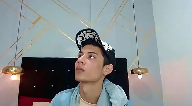 Snapshot of Oliver_king_sex chatting on 10, 2, 2025 Oliver king sex online show from 10, 2, 2025