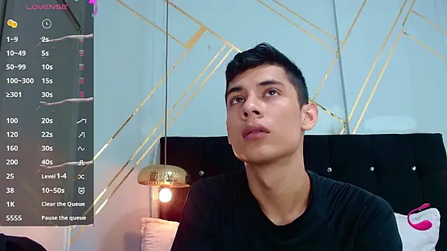 Snapshot of Oliver_king_sex chatting on 1, 3, 2025 Oliver king sex online show from 1, 3, 2025