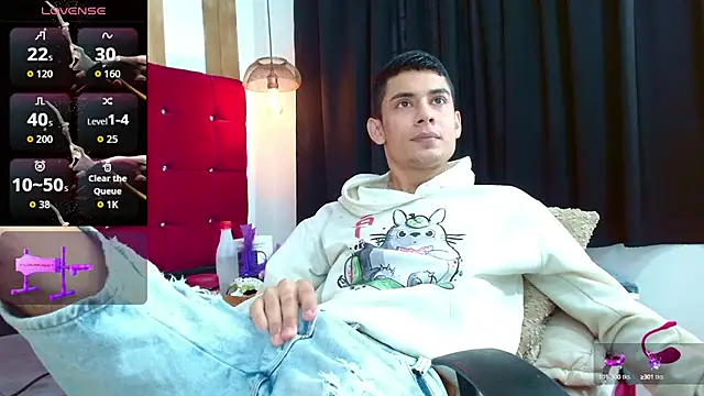 Snapshot of Oliver_king_sex chatting on 16, 10, 2025 Oliver king sex online show from 16, 10, 2025