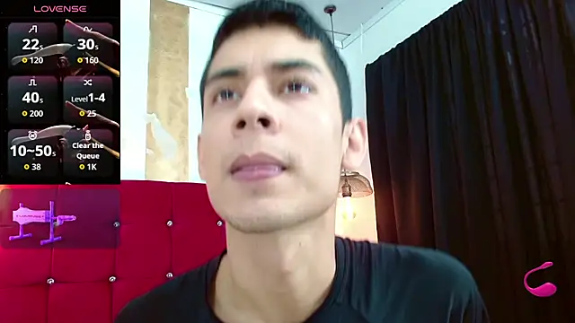 Snapshot of Oliver_king_sex chatting on 20, 10, 2025 Oliver king sex online show from 20, 10, 2025