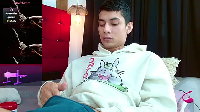 Snapshot of Oliver_king_sex chatting on 23, 10, 2025 Oliver king sex online show from 23, 10, 2025