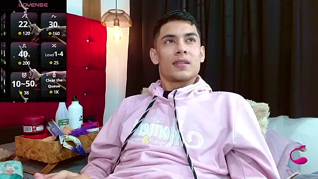 Snapshot of Oliver_king_sex chatting on 29, 10, 2025 Oliver king sex online show from 29, 10, 2025