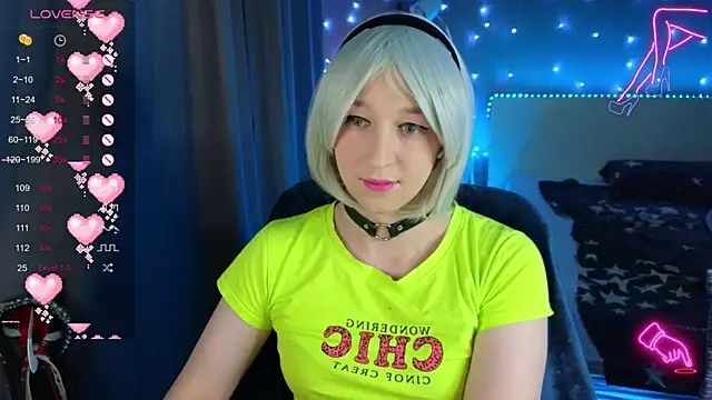 Snapshot of SexyTrixyLove chatting on 6, 2, 2025 SexyTrixyLove online show from 6, 2, 2025
