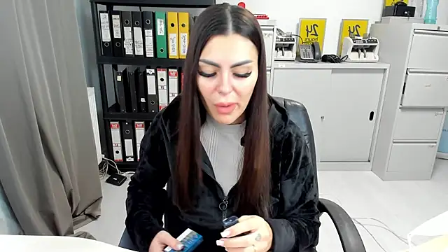 kilenyapatrice online show from 8, 11, 2025