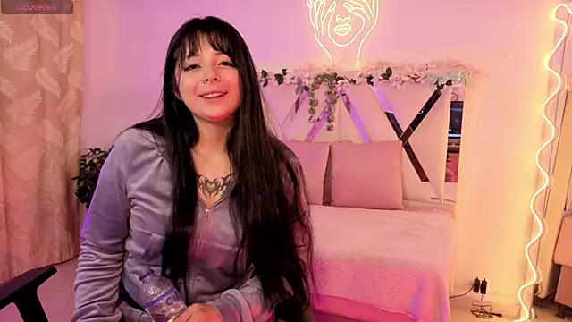 hina tay online show from 30, 4, 2026