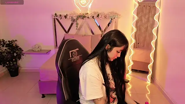 hina tay online show from 9, 5, 2026