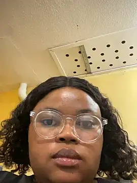 Curveysinaa online show from 28, 2, 2025