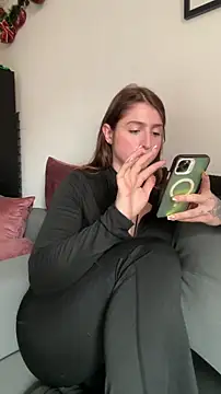 Snapshot of kamel-ayesha chatting on 18, 12, 2025 kamel-ayesha online show from 18, 12, 2025