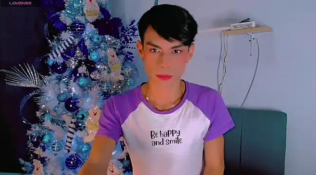 Snapshot of femboykeene chatting on 4, 12, 2024 femboykeene online show from 4, 12, 2024