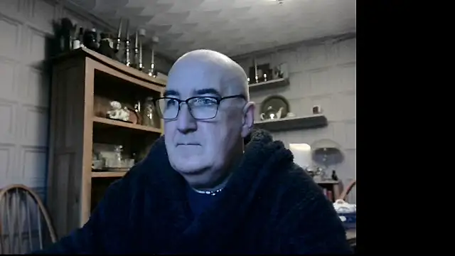 Adamdaddybear online show from 6, 1, 2025