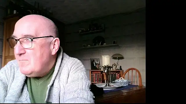 Adamdaddybear online show from 6, 1, 2025