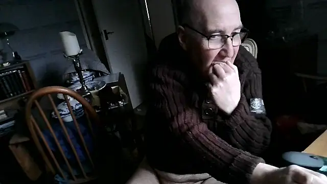 Adamdaddybear online show from 8, 2, 2025