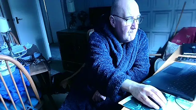 Adamdaddybear online show from 12, 3, 2025
