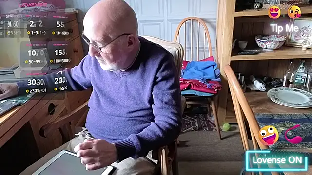 Snapshot of Adamdaddybear chatting on 16, 9, 2025 Adamdaddybear online show from 16, 9, 2025