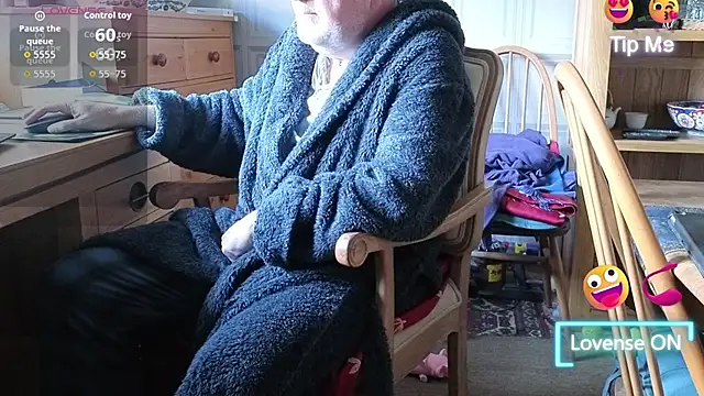 Snapshot of Adamdaddybear chatting on 22, 9, 2025 Adamdaddybear online show from 22, 9, 2025