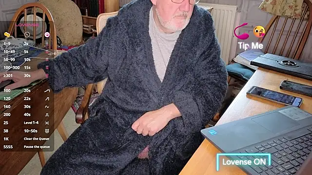 Snapshot of Adamdaddybear chatting on 16, 11, 2025 Adamdaddybear online show from 16, 11, 2025