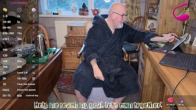 Snapshot of Adamdaddybear chatting on 7, 1, 2026 Adamdaddybear online show from 7, 1, 2026