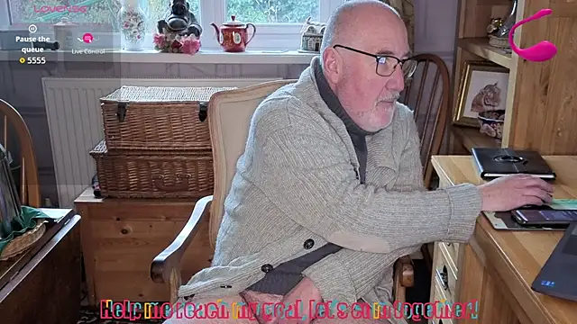 Snapshot of Adamdaddybear chatting on 5, 2, 2026 Adamdaddybear online show from 5, 2, 2026