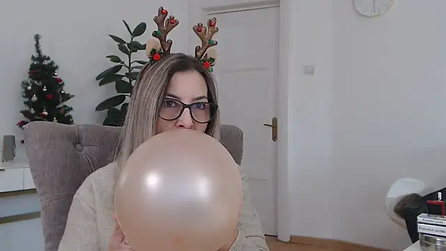 SukyGirl online show from 19, 12, 2024