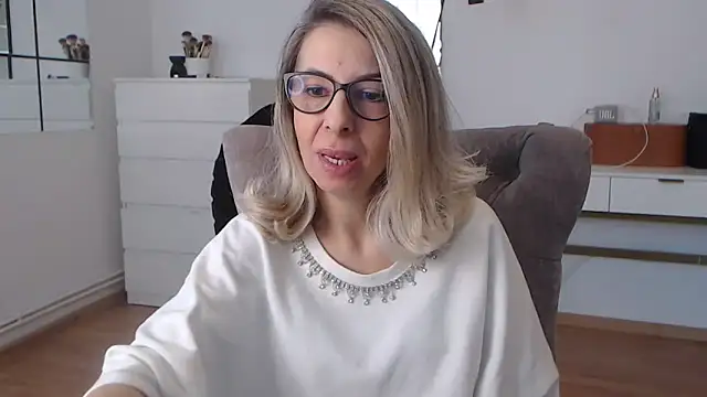 SukyGirl online show from 11, 2, 2025