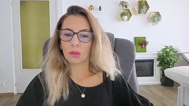 SukyGirl online show from 23, 9, 2025