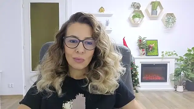 SukyGirl online show from 2, 12, 2025