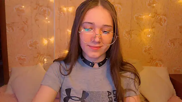 fluffy kitty  online show from 8, 2, 2026