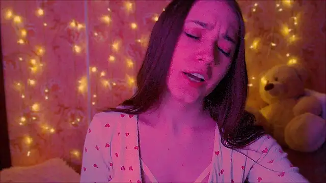 fluffy kitty  online show from 24, 2, 2026