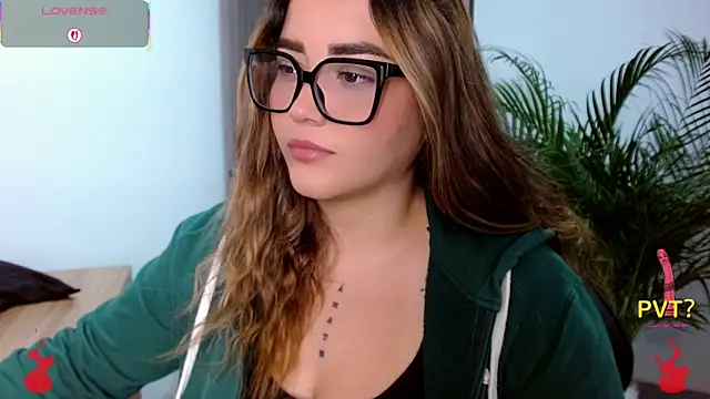 Lucia star   online show from 13, 4, 2026