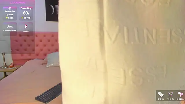 Latrellx7 online show from 10, 1, 2025