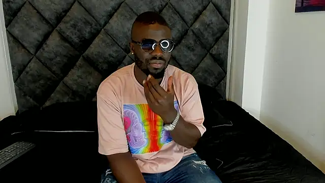 Latrellx7 online show from 11, 10, 2025