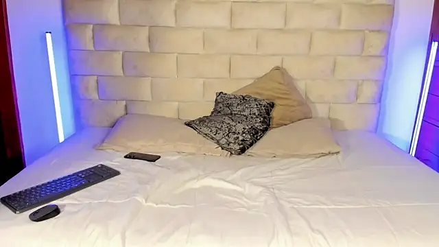 Latrellx7 online show from 5, 2, 2026