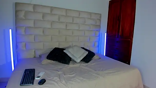 Latrellx7 online show from 16, 3, 2026