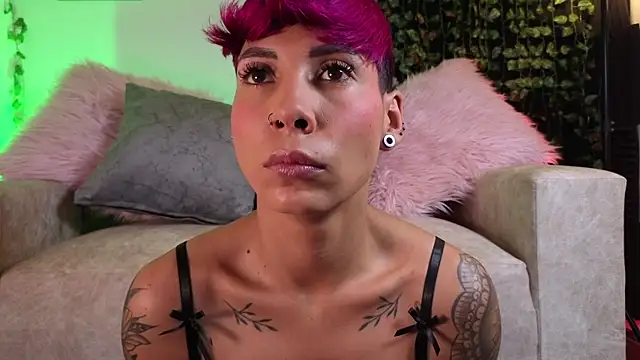 Snapshot of MiaMorgan_ chatting on 8, 11, 2025 MiaMorgan online show from 8, 11, 2025