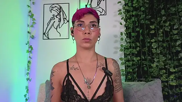 Snapshot of MiaMorgan_ chatting on 19, 12, 2025 MiaMorgan online show from 19, 12, 2025