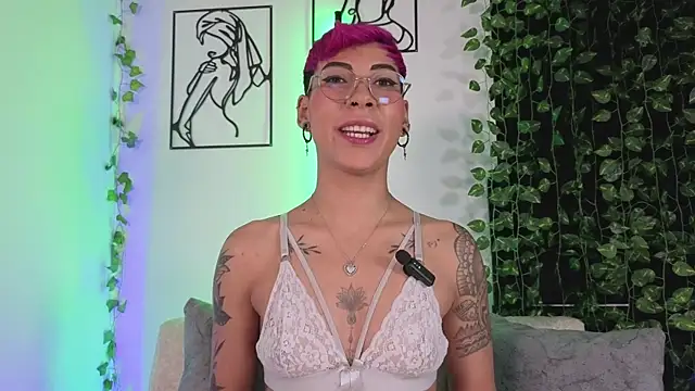 Snapshot of MiaMorgan_ chatting on 20, 12, 2025 MiaMorgan online show from 20, 12, 2025