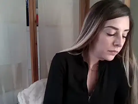 Snapshot of MissBella131 chatting on 14, 1, 2025 MissBella131 online show from 14, 1, 2025