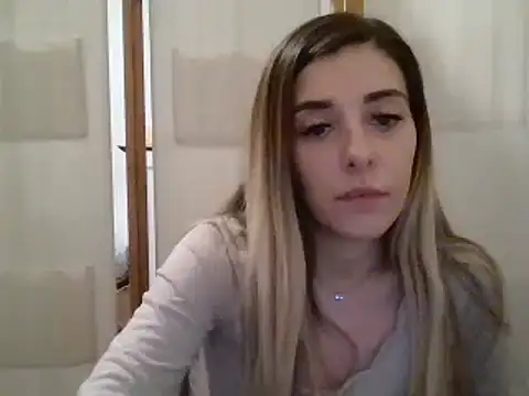 Snapshot of MissBella131 chatting on 24, 1, 2025 MissBella131 online show from 24, 1, 2025