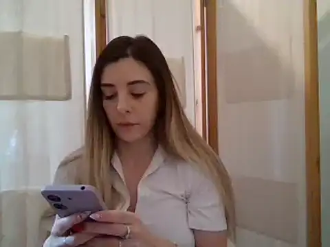 Snapshot of MissBella131 chatting on 8, 2, 2025 MissBella131 online show from 8, 2, 2025