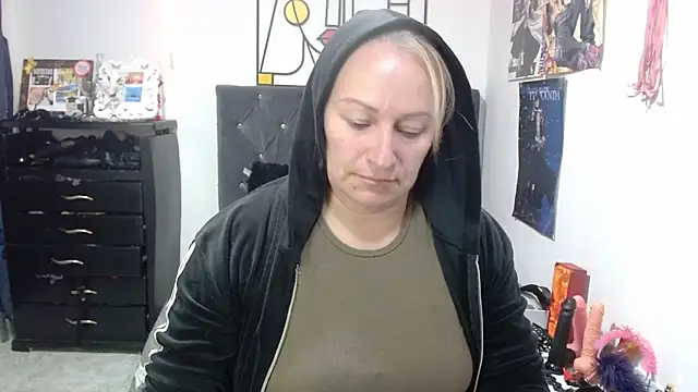 emperabigbootybigass online show from 5, 5, 2026