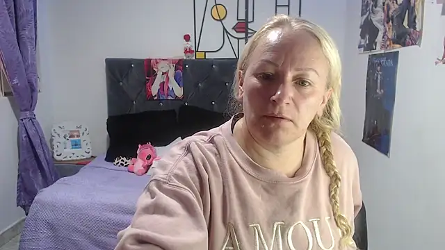 emperabigbootybigass online show from 2, 6, 2026