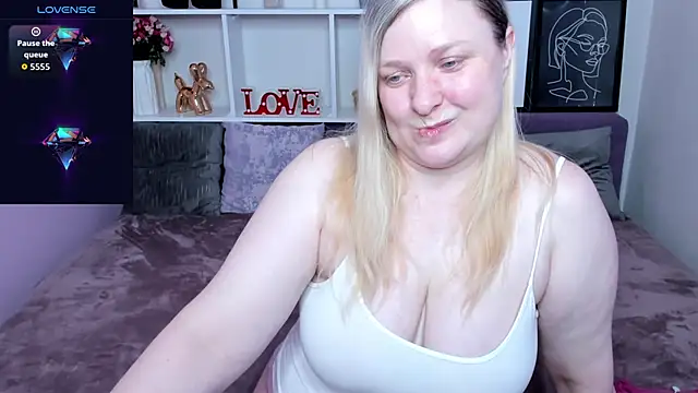 AnnaXCherri online show from 6, 11, 2025