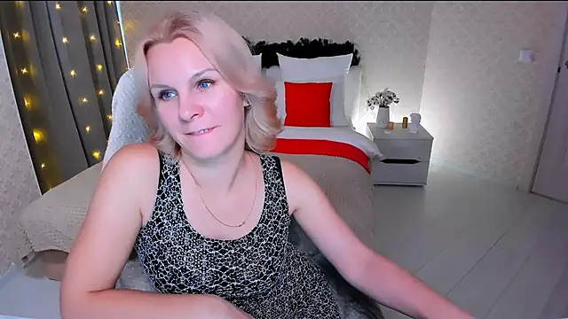 Louisa Bay online show from 30, 12, 2024