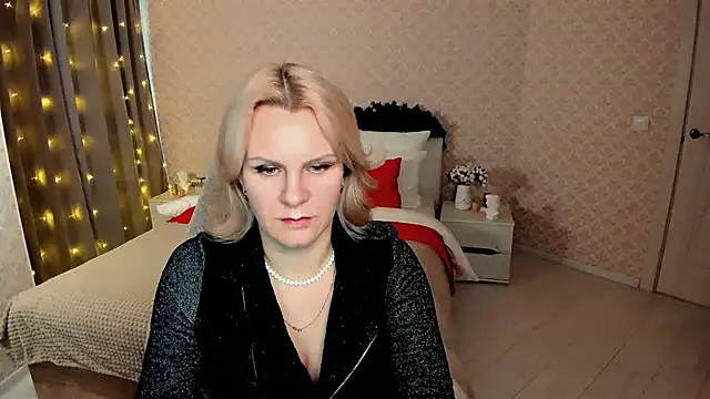 Louisa Bay online show from 15, 1, 2025