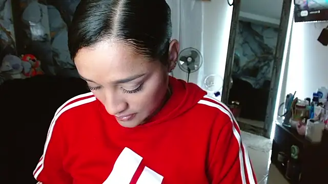 Snapshot of KatalinnaBrown chatting on 11, 11, 2025 KatalinnaBrown online show from 11, 11, 2025