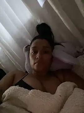 Snapshot of KatalinnaBrown chatting on 4, 12, 2025 KatalinnaBrown online show from 4, 12, 2025