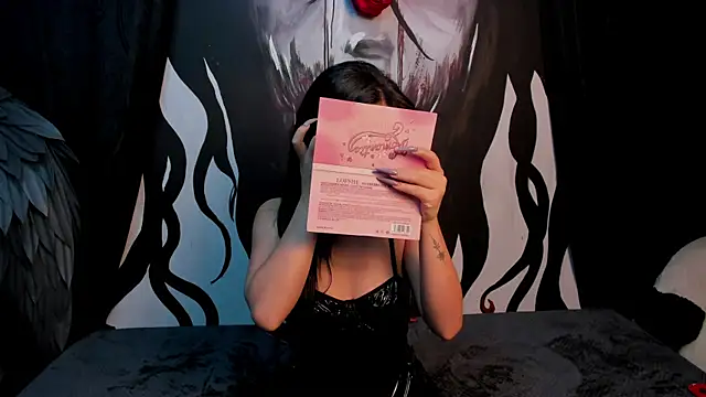 Snapshot of Kylie-fox chatting on 20, 11, 2025 Kylie-fox online show from 20, 11, 2025