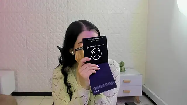 Violetaa diazz online show from 29, 4, 2026