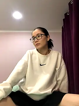 Snapshot of Milka23 chatting on 7, 12, 2024 Milka23 online show from 7, 12, 2024