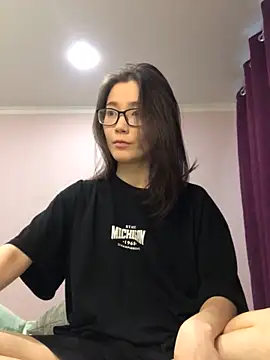 Snapshot of Milka23 chatting on 25, 12, 2024 Milka23 online show from 25, 12, 2024